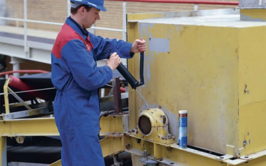 Phân loại máy bơm mỡ cầm tay phổ biến